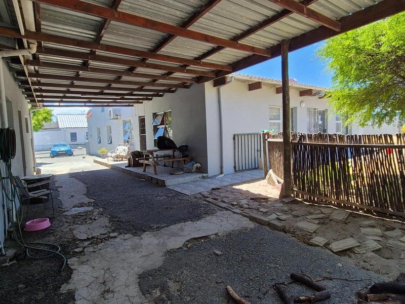6 Bedroom Property for Sale in Gansbaai Central Western Cape